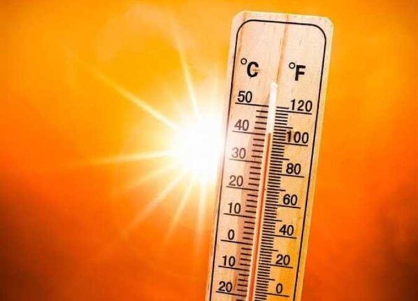 نشرة إنذارية: زخات رعدية وحرارة تصل 45 درجة