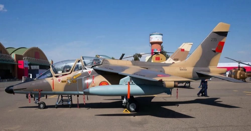 سقوط طائرة تدريب عسكرية يخلّف وفاة ضابطين