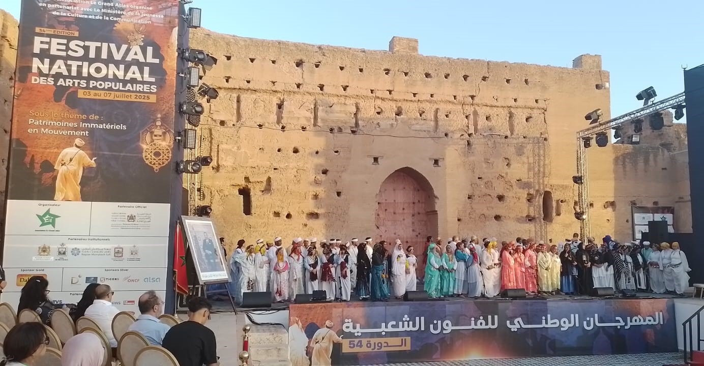 700 فنانة وفنان يحيون ليالي مراكش بالتراث المغربي الأصيل