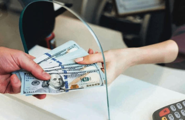 تراجع طفيف في تحويلات المغاربة المقيمين بالخارج