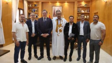 وفد فرنسي يزور الداخلة للتعاون في الطاقات المتجددة
