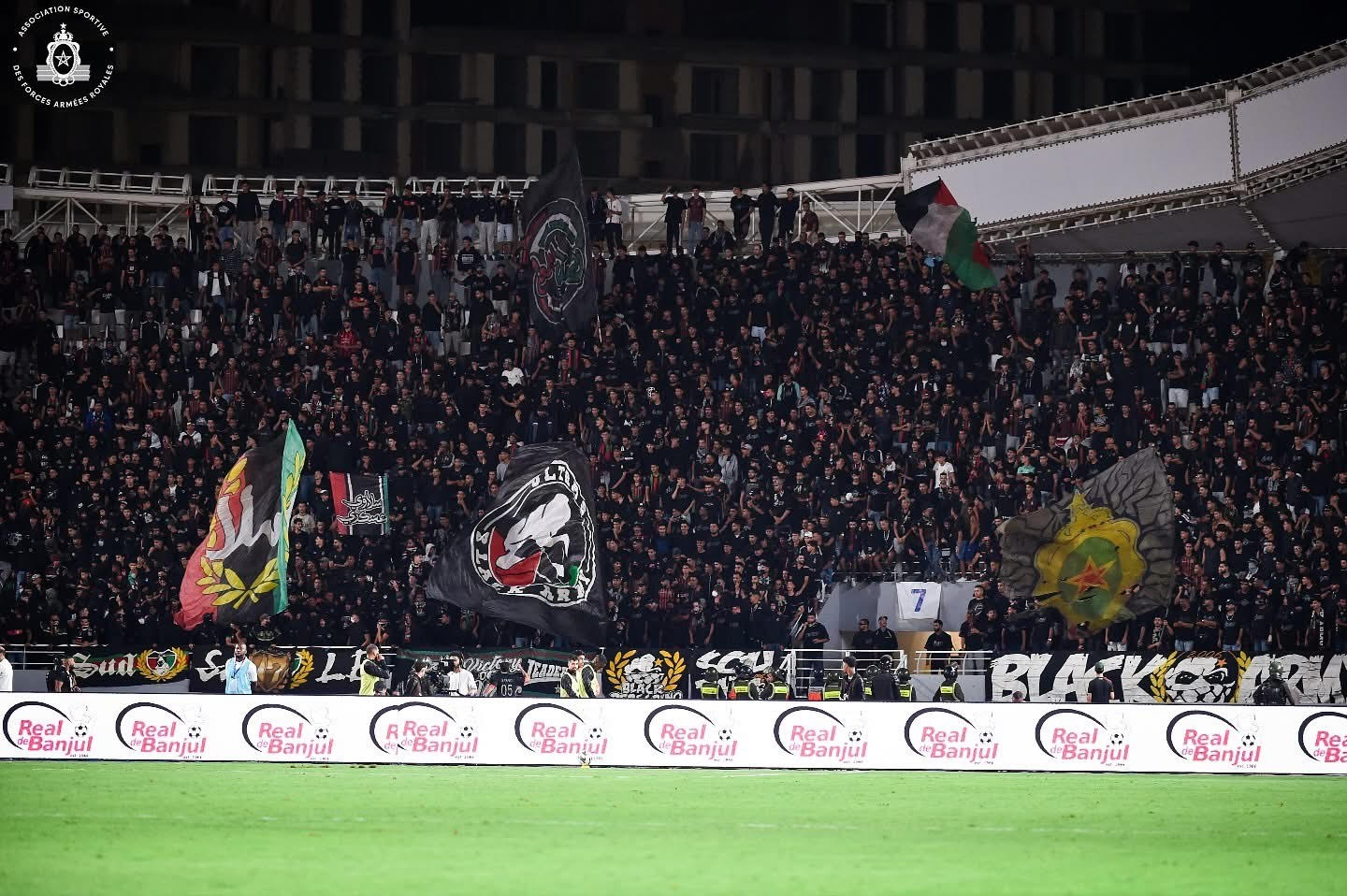 نادي الجيش الملكي يشكر جماهيره ويهيب بها بمواصلة الدعم الحضاري