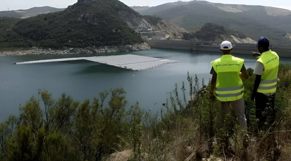 مشروع محطة شمسية عائمة بقدرة 13.5 ميغاواط على سد واد المخازن