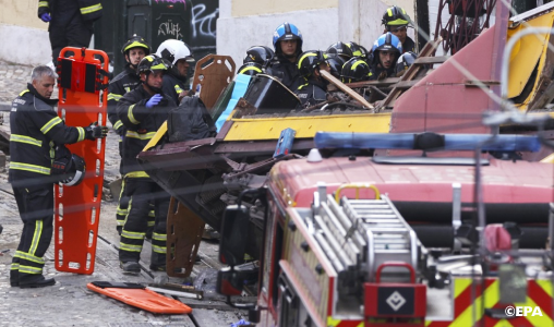 حادث قطار سياحي في لشبونة يخلف 15 قتيلاً و18 جريحاً