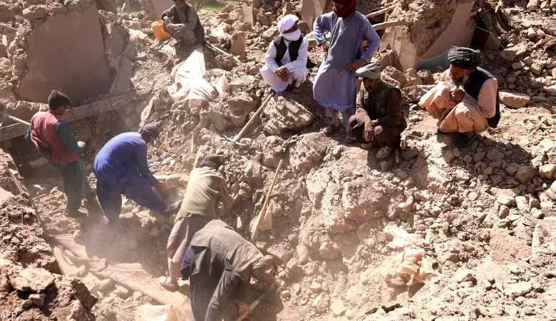 زلزال في شرق أفغانستان يخلّف 800 قتيل