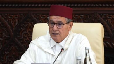 رئيس الحكومة يتأسف لتصعيد الاحتجاجات ويؤكد التزام الدولة بالحوار