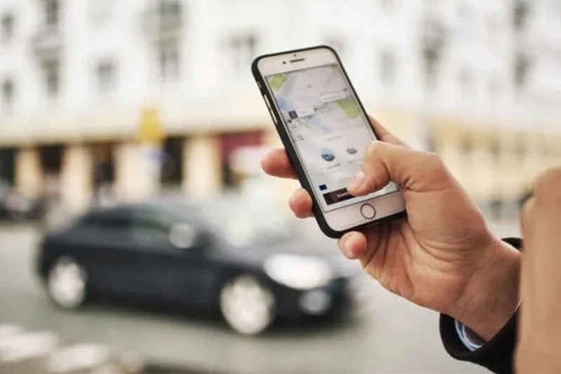 وزارة النقل: تطبيقات النقل الذكية خارج الإطار القانوني الحالي