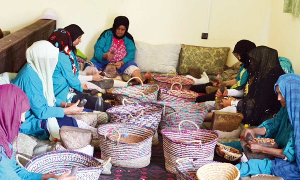 المرأة القروية تقود النمو الاجتماعي والاقتصادي عبر التعاونيات