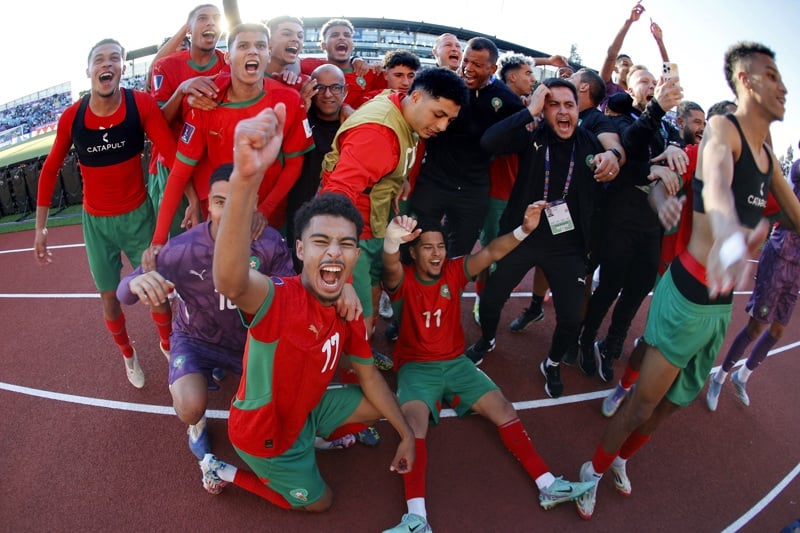 أشبال الأطلس يواصلون التألق ويحجزون بطاقة نصف النهائي بجدارة