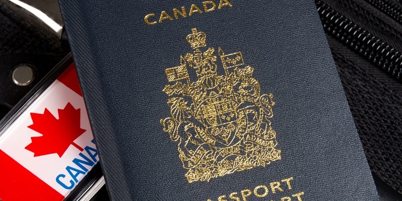 المغاربة ثالث أكبر جالية عربية تتجنس بكندا خلال 2025