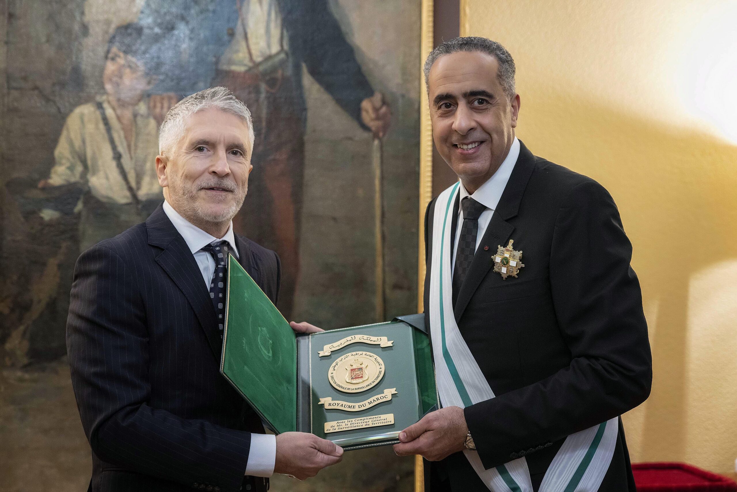 توشيح عبد اللطيف حموشي بأرفع وسام للاستحقاق من الحرس المدني الإسباني