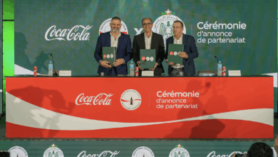 كوكاكولا المغرب تُبرم اتفاقية رعاية لثلاث سنوات مع نادي الرجاء الرياضي