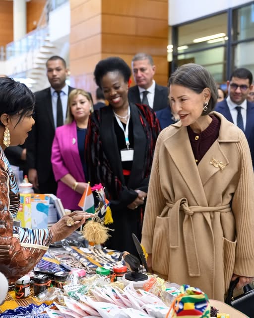 الأميرة للا مريم تدشن بالرباط البازار الخيري للنادي الدبلوماسي