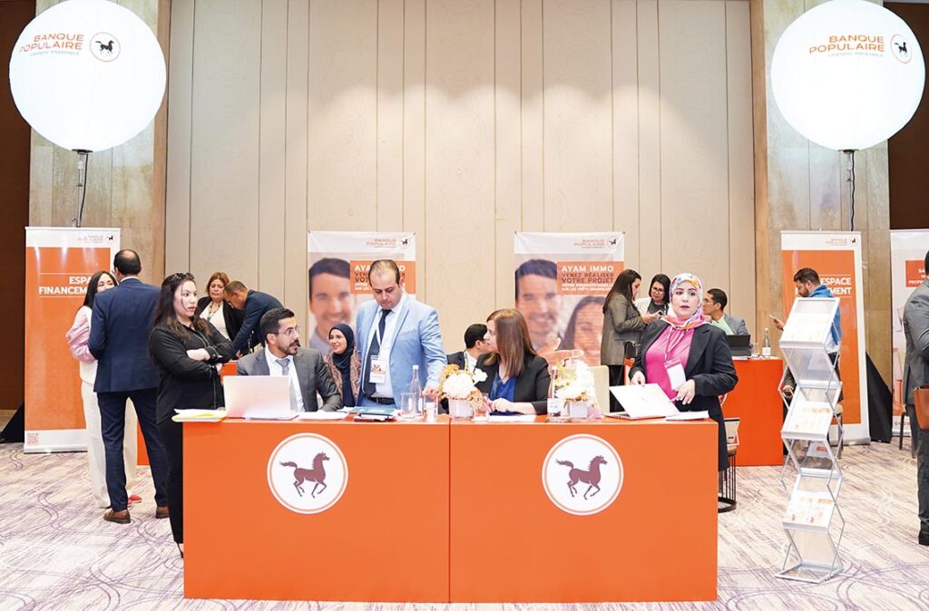 البنك الشعبي يفتح أبواب "أيام إيمو" للزوار والمستثمرين بطنجة