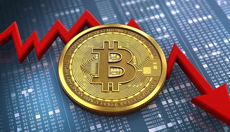 تراجع حاد للبيتكوين يعيد العملة إلى مستويات يونيو الماضي
