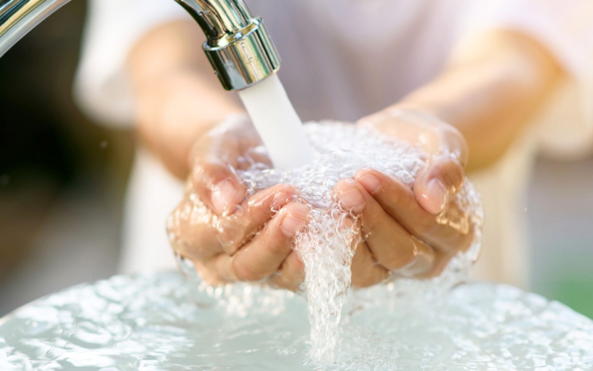 مكتب الكهرباء والماء يهيئ استراتيجية لحماية المياه الصالحة للشرب