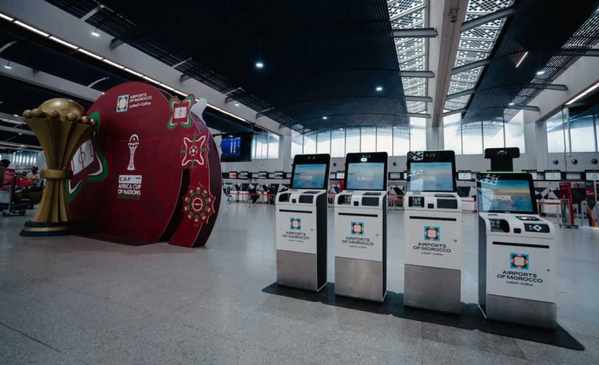 أجهزة ذكية لإيداع الأمتعة والتسجيل تخفف الطوابير بمطار الدار البيضاء