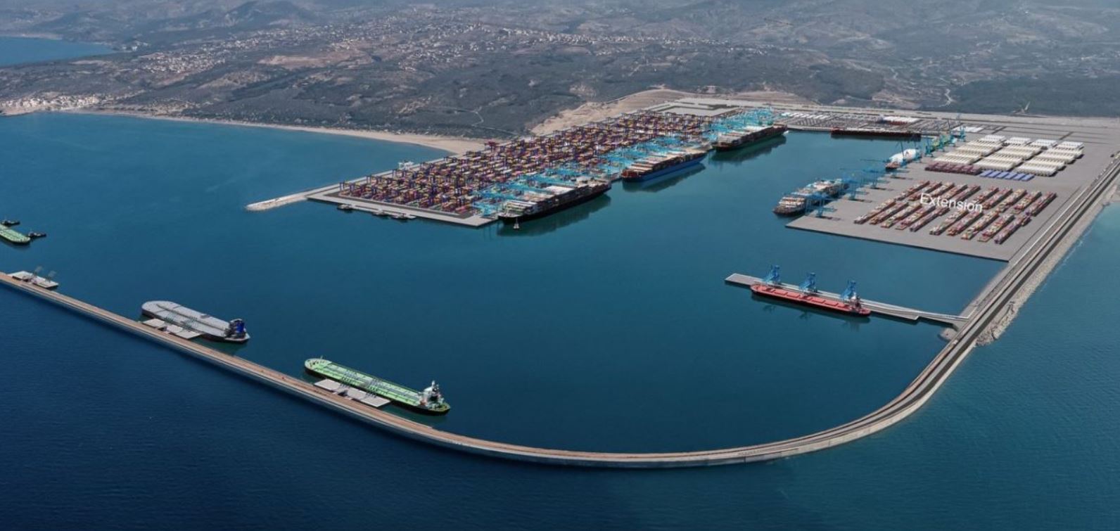 ميناء الناظور يحتضن محطة لتخزين وتحويل الغاز الطبيعي