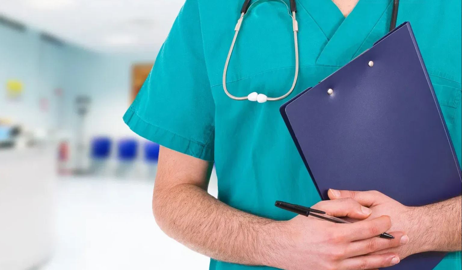 وزارة الصحة تعلن عن مباراة لتوظيف 800 إطار تمريضي وتقني صحي