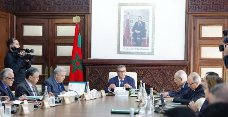 الحكومة تصادق على رفع الحد الأدنى للأجور ابتداءً من 2026