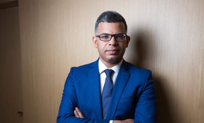 البنك المركزي الشعبي يُعيّن عادل غزال مديرًا عامًا مكلفًا بإدارة المخاطر