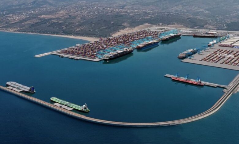 ميناء الناظور يحتضن محطة لتخزين وتحويل الغاز الطبيعي