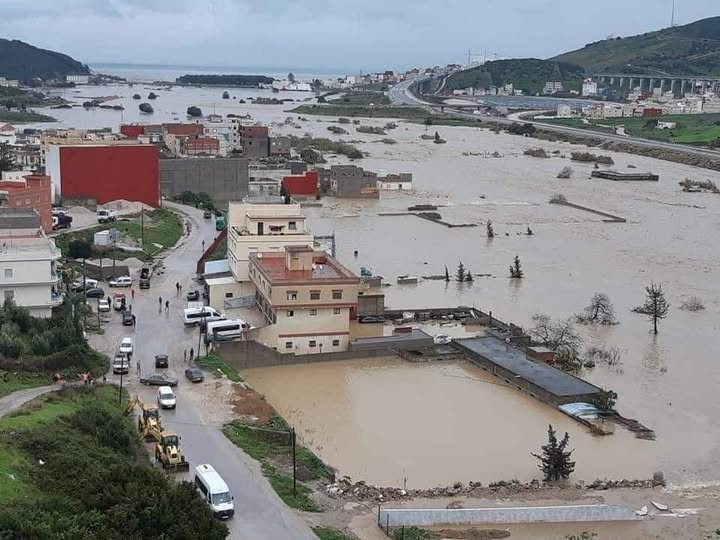 تعليق الدراسة بالقصر الكبير أسبوعًا بسبب الفيضانات