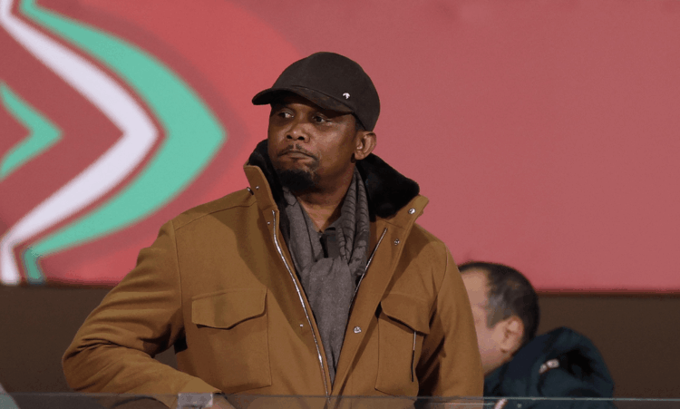 "الكاف" يوقف صامويل إيتو أربع مباريات ويغرمه 20 ألف دولار