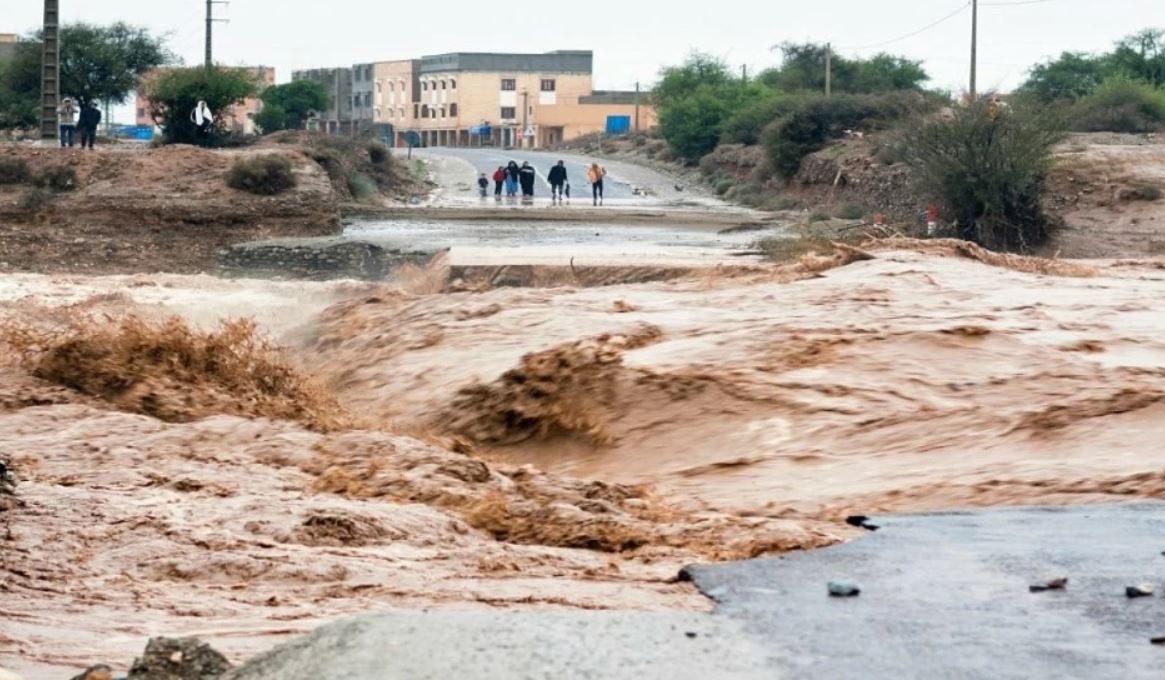 ارتفاع منسوب الأودية يغلق عدة طرق بالمملكة