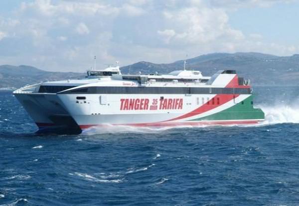 تعليق الخط البحري طريفة-طنجة بسبب سوء الأحوال الجوية