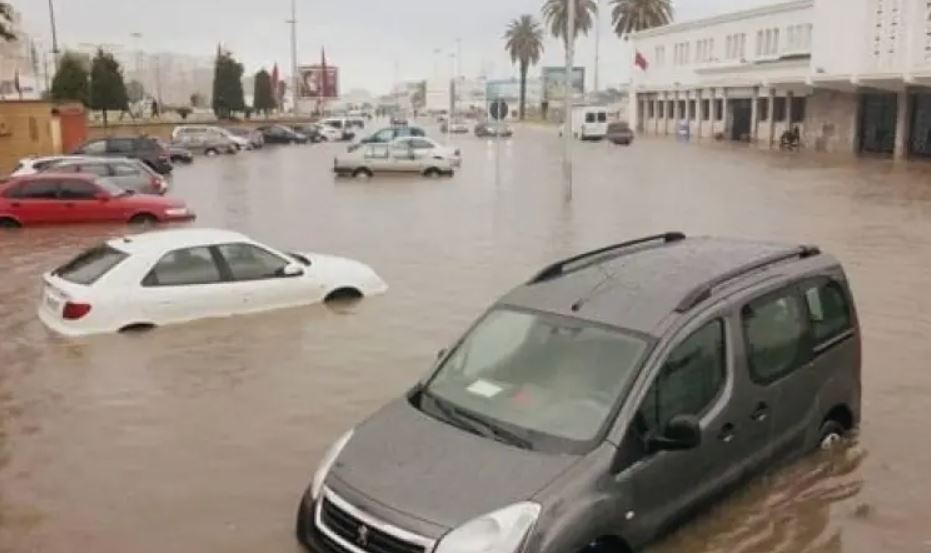 تدخل فوري للجيش لإنقاذ المتضررين من فيضانات القصر الكبير