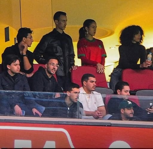 ولي العهد والأميرة للا خديجة يتابعان تأهل المغرب إلى ربع النهائي