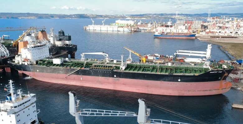 طنجة المتوسط يستقبل ناقلة نفط روسية خاضعة لعقوبات أوروبية