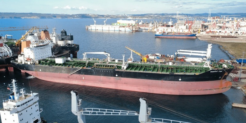 طنجة المتوسط يستقبل ناقلة نفط روسية خاضعة لعقوبات أوروبية