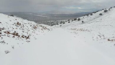 الثلوج تغطي عدة أقاليم وتصل إلى 40 سنتيمترا بأزيلال