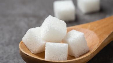 المفوضية الأوروبية تعلق استيراد السكر المعفى من الرسوم