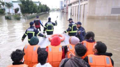 القوات المسلحة والوقاية المدنية يواصلون إجلاء سكان القصر الكبير