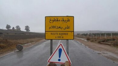 تعليق حركة السير على طريق عين عودة بسبب ارتفاع المياه