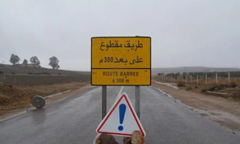 تعليق حركة السير على طريق عين عودة بسبب ارتفاع المياه