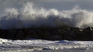 تحذير من أمواج عاتية ورياح قوية بالسواحل المغربية