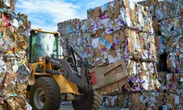 وزارة الصناعة والتجارة تحدد سقف تصدير نفايات الورق