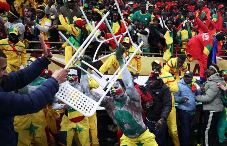 الحكم بالسجن على 18 مشجعا سنغالياً بالشغب والعنف