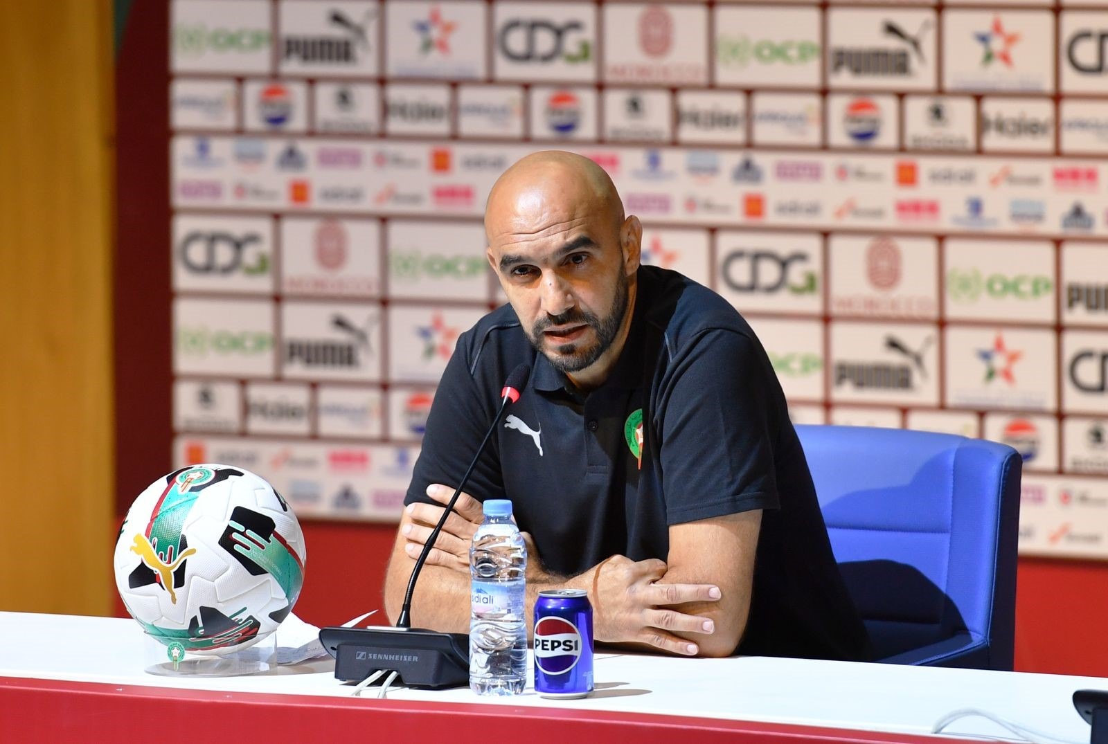 الجامعة تحسم الجدل: لا صحة لإقالة وليد الركراكي