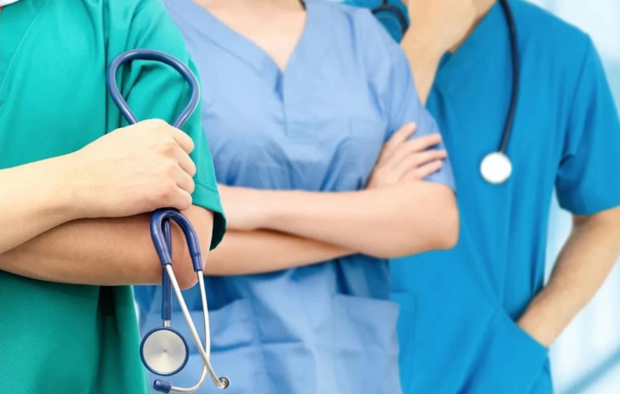 وزارة الصحة تتعهد بتنظيم مباريات توظيف قريبا