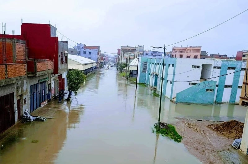 القصر الكبير على حافة الخطر: ساعات حاسمة أمام تصاعد الفيضانات