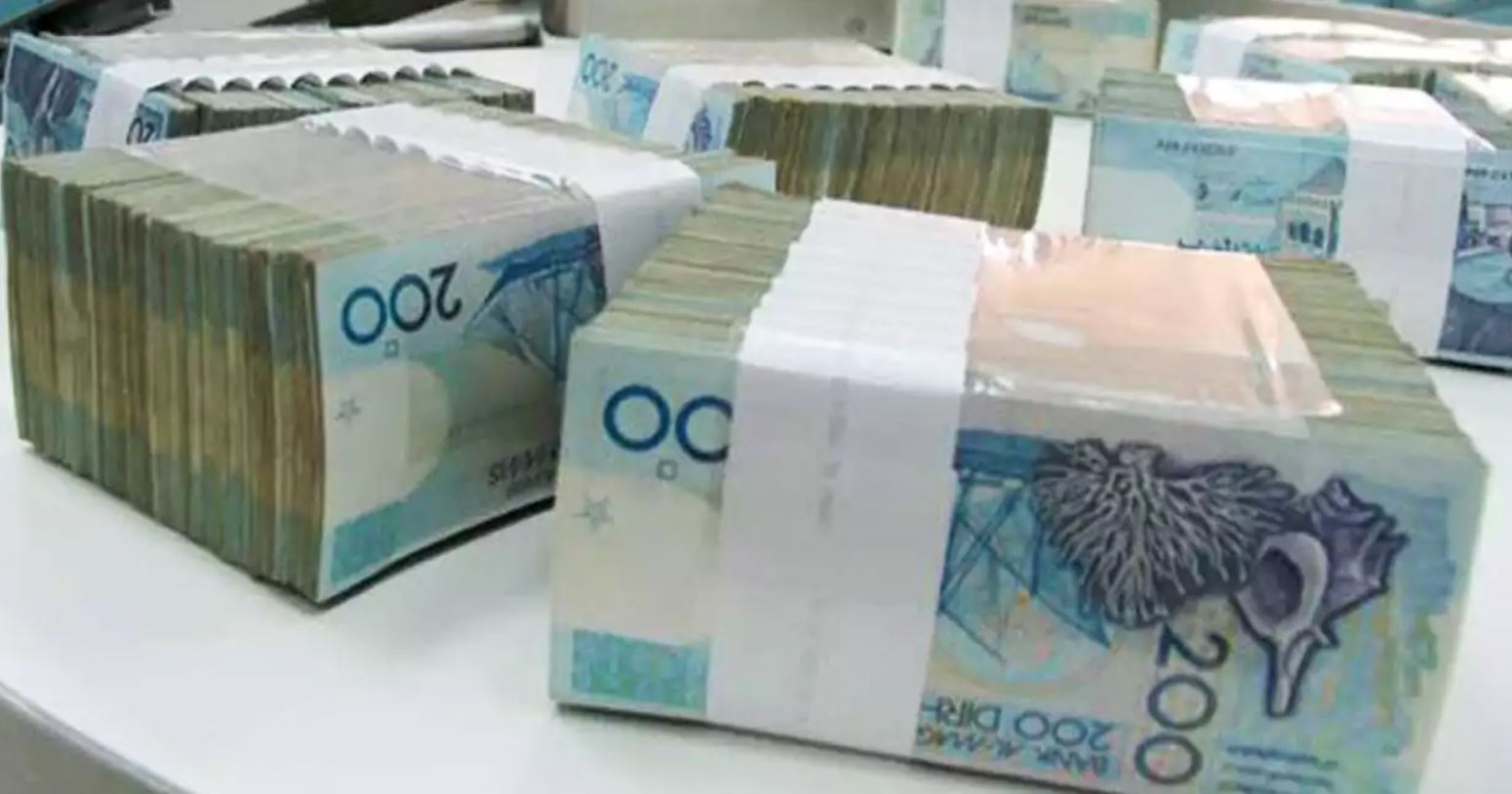 ودائع الأسر والمقاولات البنكية تصل إلى 1367 مليار درهم