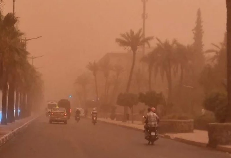 رياح عاتية وعواصف رملية تضرب عدداً من المناطق بالمغرب