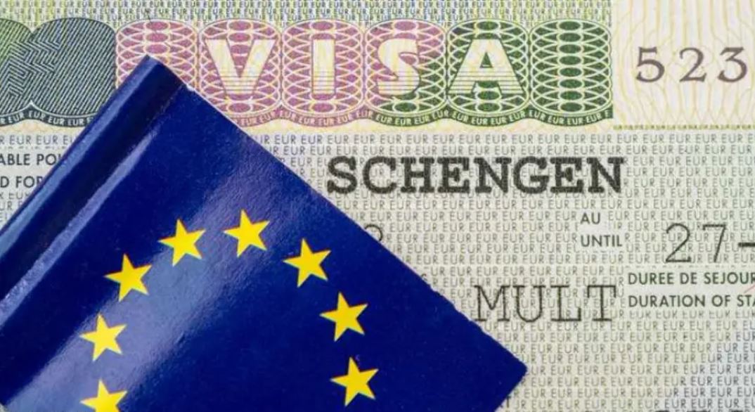 الاتحاد الأوروبي يدرس منح تأشيرات شنغن لـ 10 سنوات