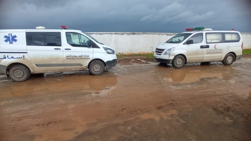 فرق طبية ميدانية تحاصر المخاطر الصحية في مناطق متضررة من السيول