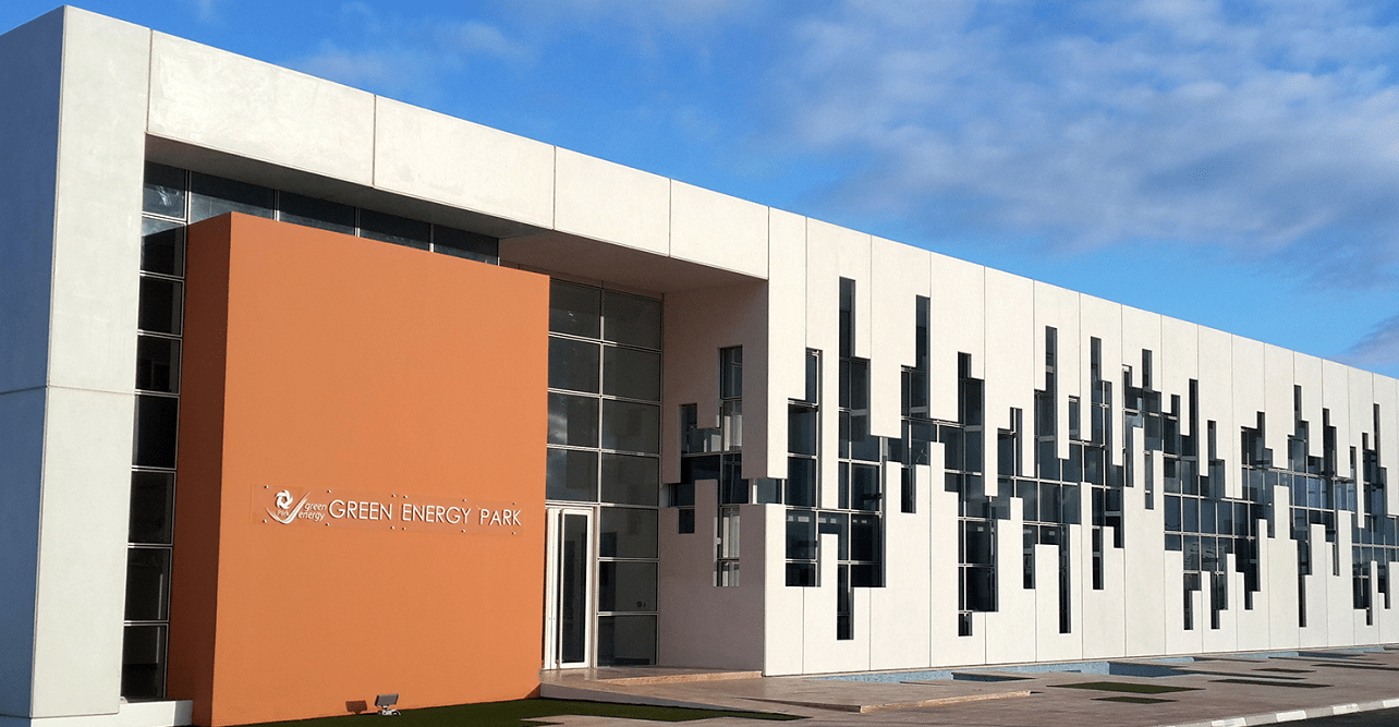 المغرب يوسع نموذج "مركز الطاقة الخضراء" قارياً بشراكة مع كوت ديفوار